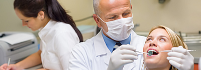 Komplett neue Zähne machen lassen - Vom Interesse bis auf den Behandlungsstuhl