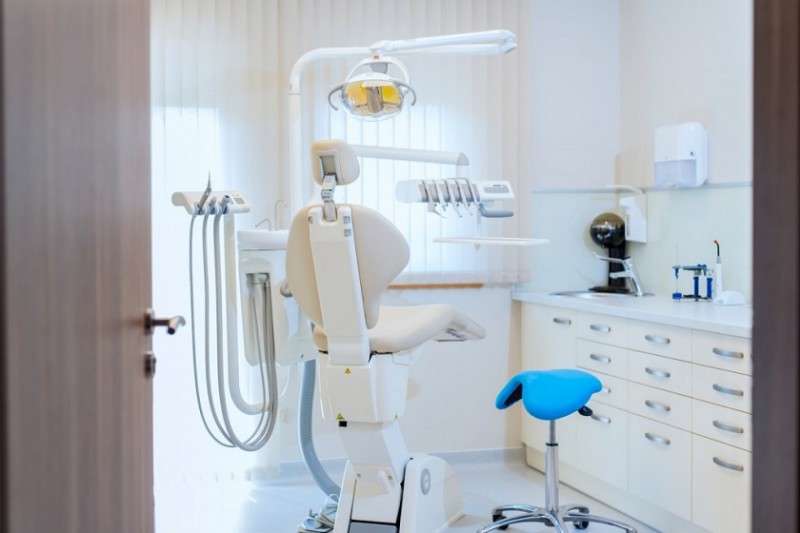 Behandlungsraum in unserer Zahnklinik