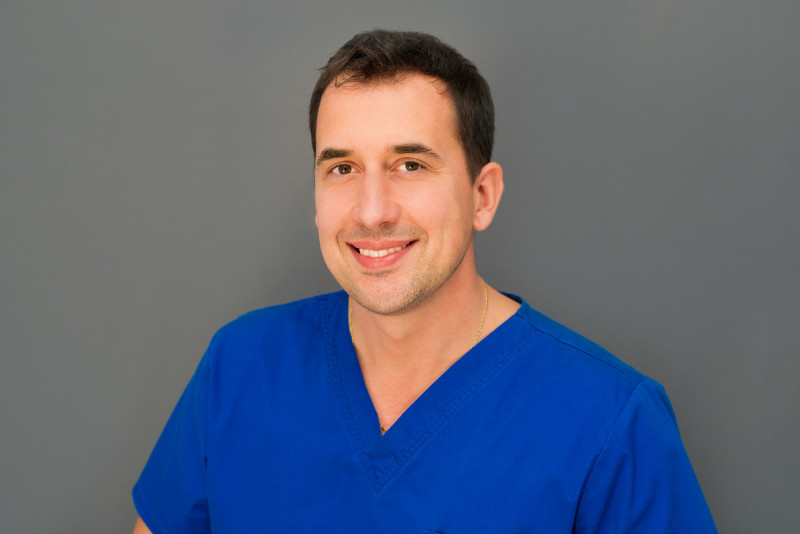 Dr. Dömötör Nyéki - Gelencsér Dental Zahnklinik, Ungarn