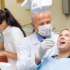 Komplett neue Zähne machen lassen - Vom Interesse bis auf den Behandlungsstuhl
