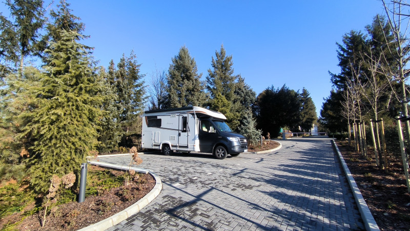 Stellplätze für Camper | Gelencsér Dental Ungarn