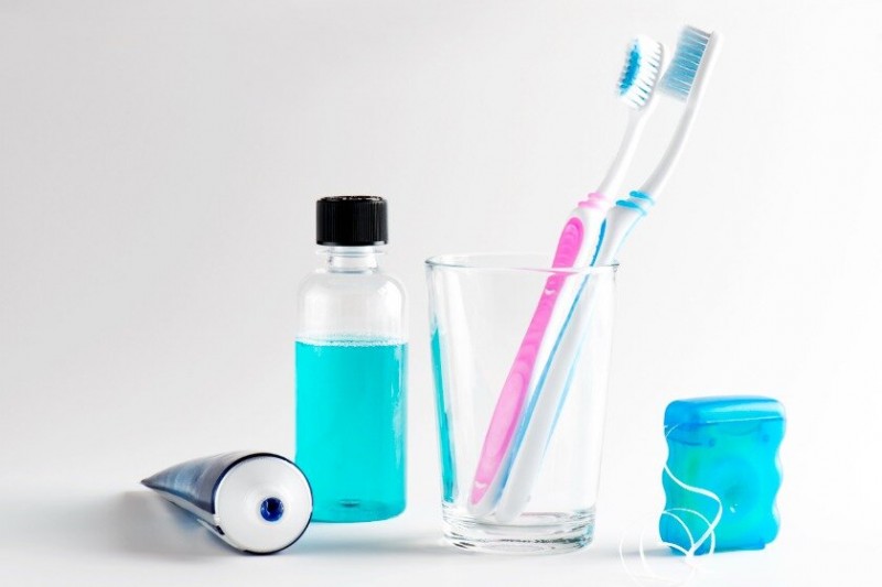 Richtige und regelmäßige Mundhygiene kann Parodontitis vorbeugen. Richtige und regelmäßige Mundhygiene kann Parodontitis vorbeugen.
