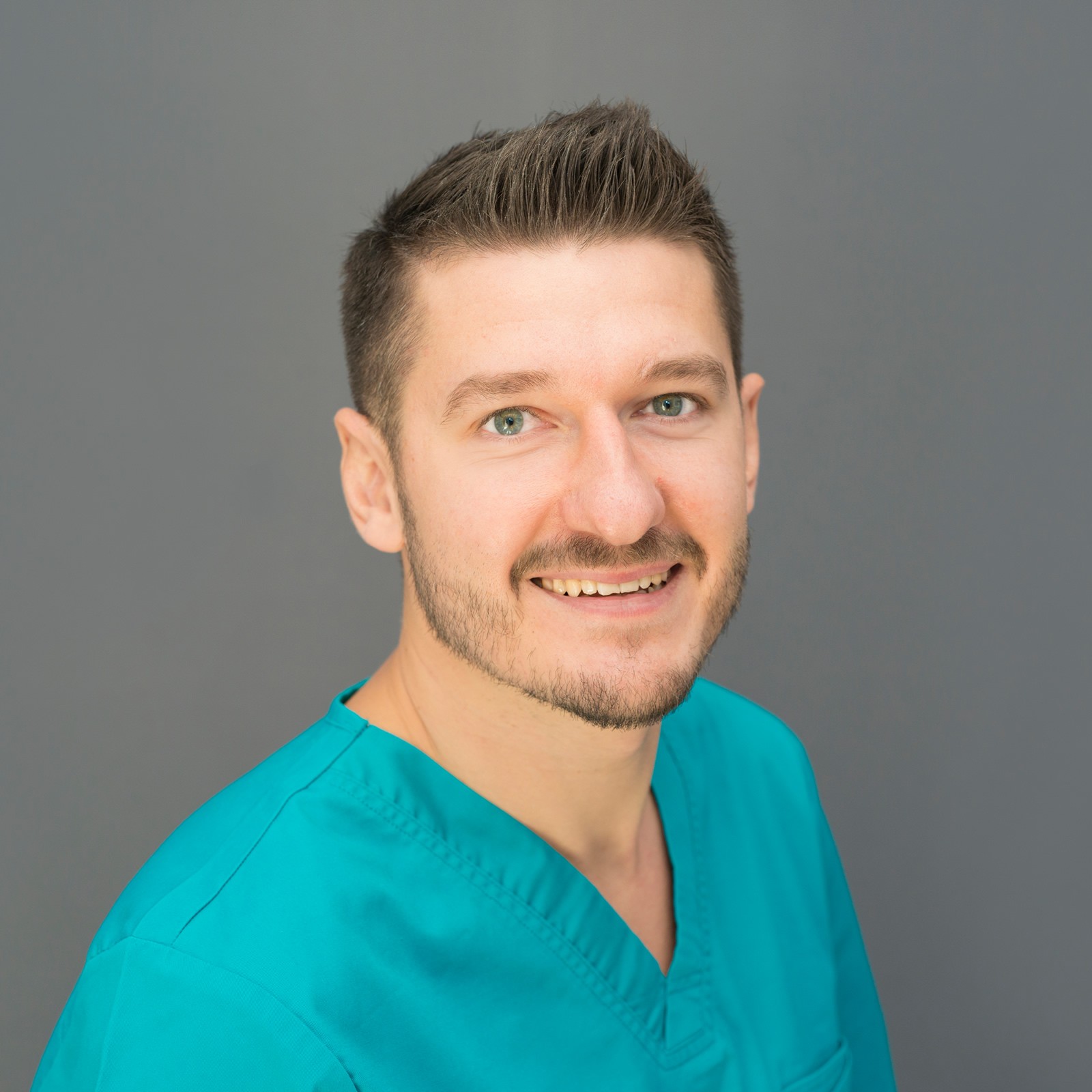 Dr. Andrej Galanov