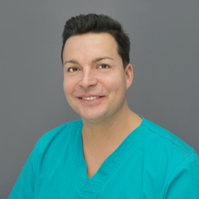 Dr. Kálmán Gelencsér