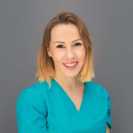 Dr. Dr. Kata Sasvári