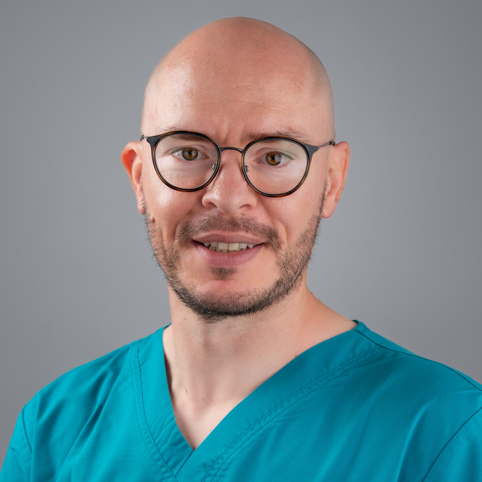 Dr. Adorján Szakál