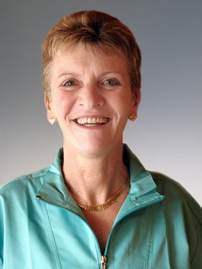 Dr. Ágota Makacsek